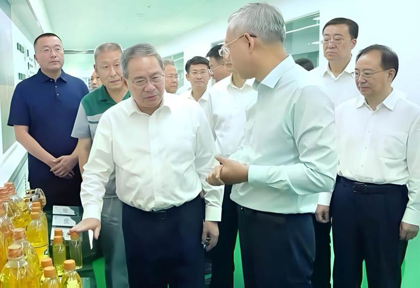 江南大学王兴国教授向李强总理汇报食用油产业发展